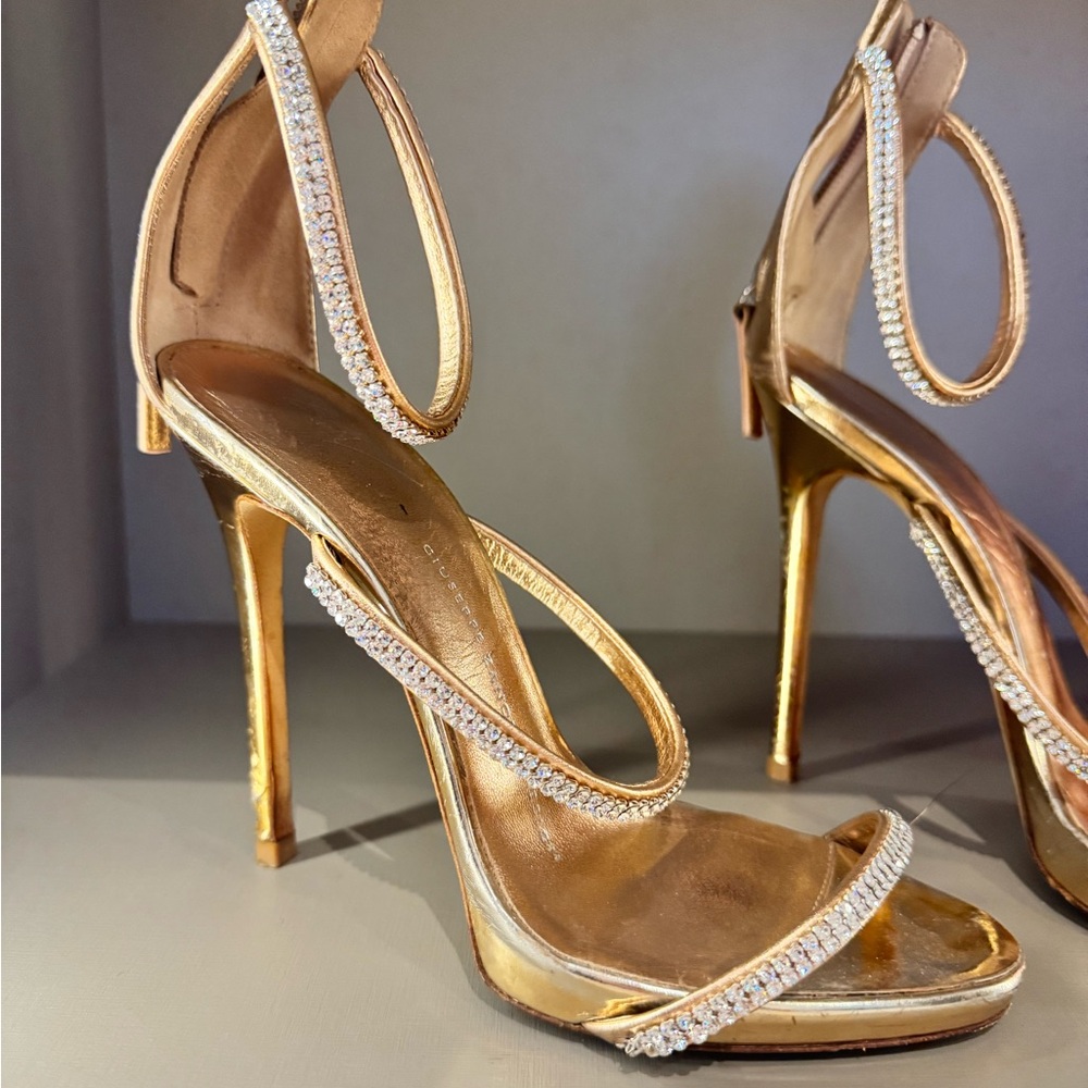 Giuseppe Zanotti gold harmony coline crystal heel
